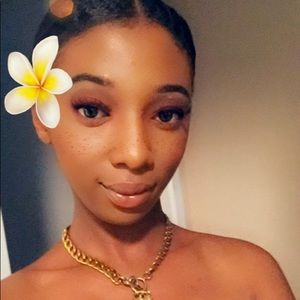 Meet your Posher, Jasmine